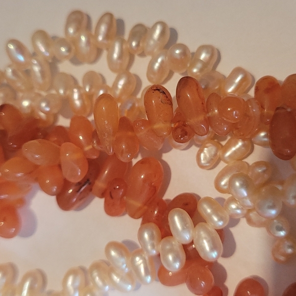 Shell/stone necklace - Picture 2 of 2